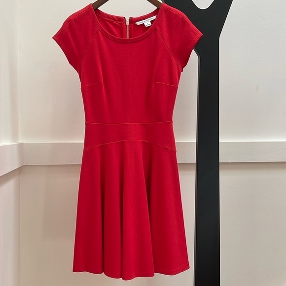 Diane Von Furstenberg Dresses & Skirts - DIANE VON FURSTENBERG Red Knit Dress size 0